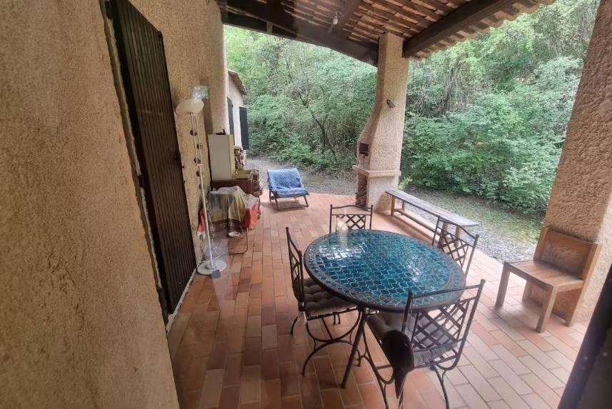 Chambre Dans Villa Le Chaffaut-Saint-Jurson المظهر الخارجي الصورة